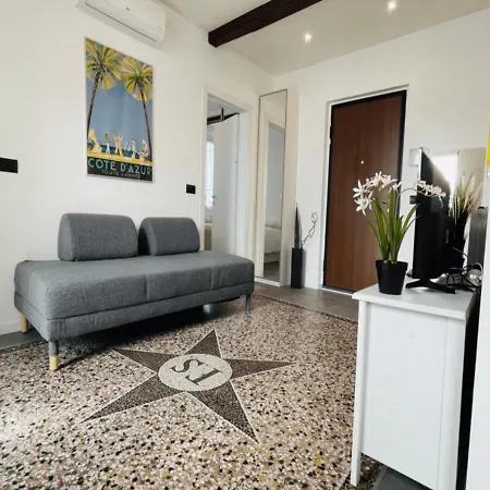 Comodissimo Gaslini E Mare