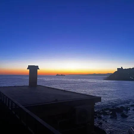 Comodissimo Gaslini E Mare Genua